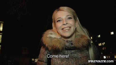 Blonde amateur française baisée par un étranger