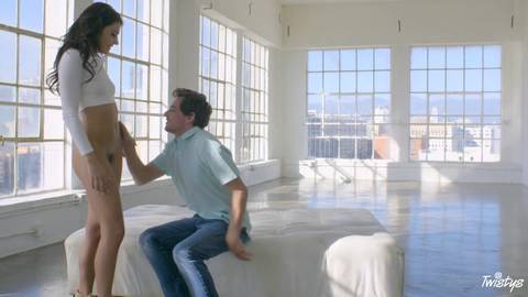 Agent immobilier séduisant baise son ex-copain