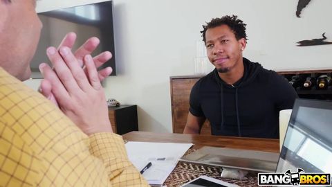 Cette Haley Reed se fait niquer en secret derrière le dos de son beau-père !