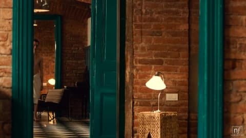 Jeunes gens avec gros seins naturel nue