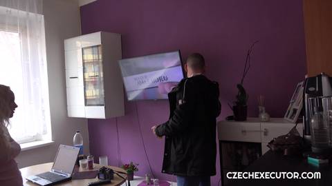 Cunnilingus, pipe et baise en Doggystyle