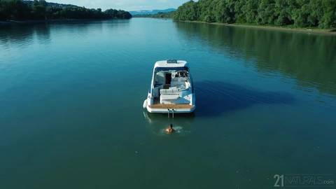 Nelly Kent aime les Video Fellation