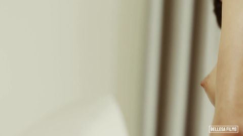 Elle adore tourner pour Nude in France