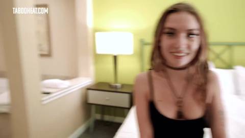 Ejac Interne anale dans le cul de Bailey Base