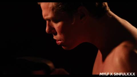 Un Porno Lesbienne Francaise bien mouillé