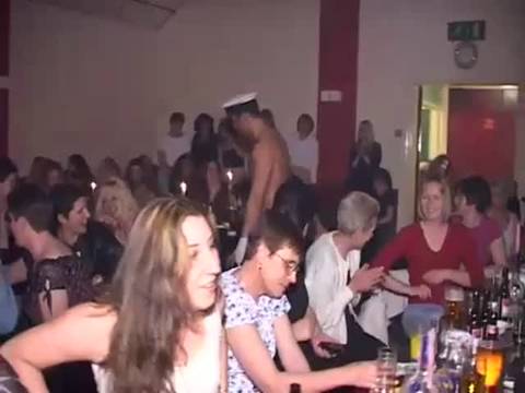 Porno vintage dans une boîte de nuit