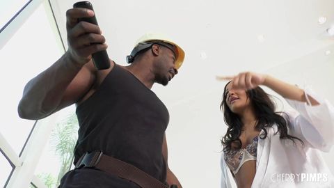 Grosse Bite De Noir pilonne son gros cul