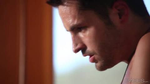 Melody Jordan veut une baise matinale érotique