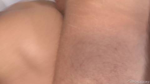 Austin baise Nicoli Cole dans un gay porno