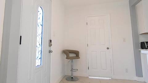 Femme enceinte baisée fort sur Aloha Tube