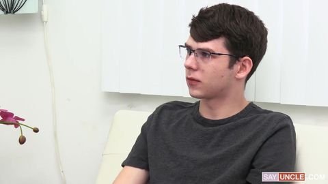 Dakota Lovell et Chris Damned se retrouvent dans une thérapie gay qui vire au cul