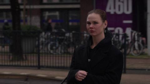 Sasha se régale pour son premier gang-bang français !