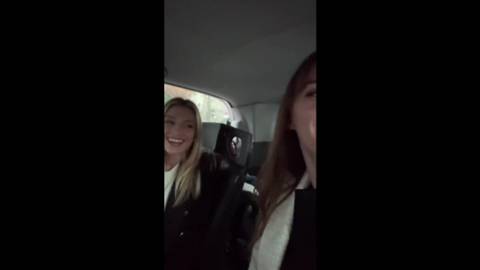 Deux amies françaises baisent avec le même mec