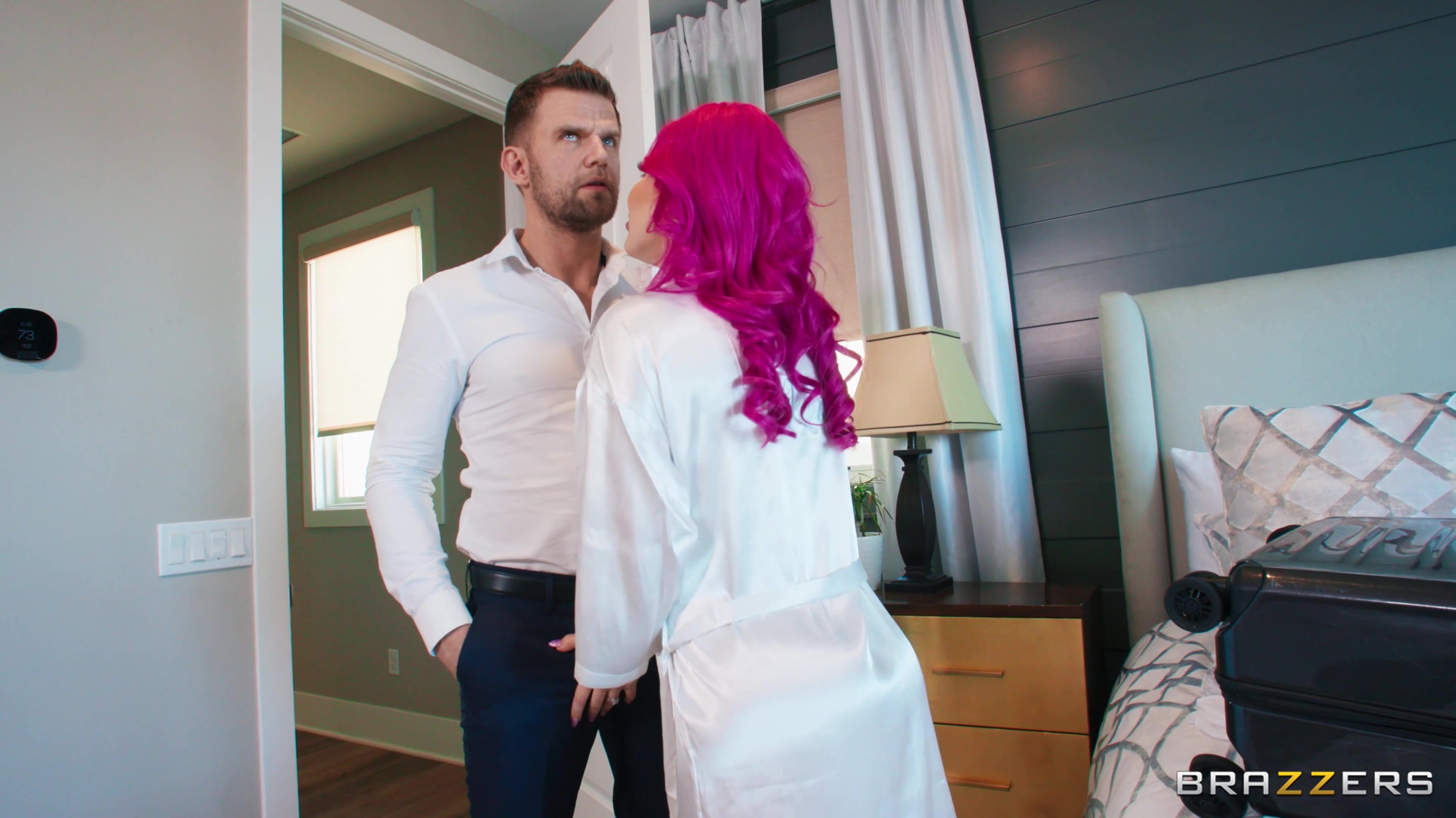 Lily ne peut résister à faire porno beeg mom