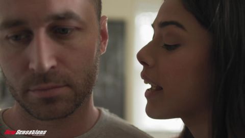 James Deen chope sa petite demi-fille sexy Harmony Wonder