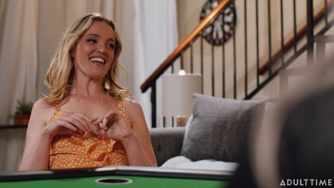 Charlie Forde avec Hayley Davies et Vanna Bardot dans un jeu de poker lesbien !