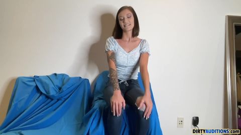 La jeune Riley Mae avec un gros cul assure direct en casting !