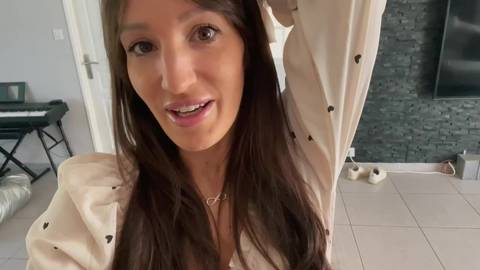 Pour cette milf française le goût de bite lui donne envie de sexe